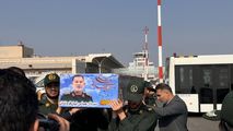 پیکر سردار شهید عباس نیلفروشان‌ وارد فرودگاه مشهد شد