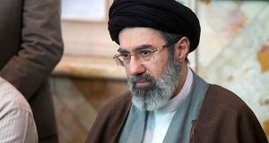  چرا آیت‌الله مجتبی خامنه‌ای کلاس درس خارج را تعطیل کرد؟ 